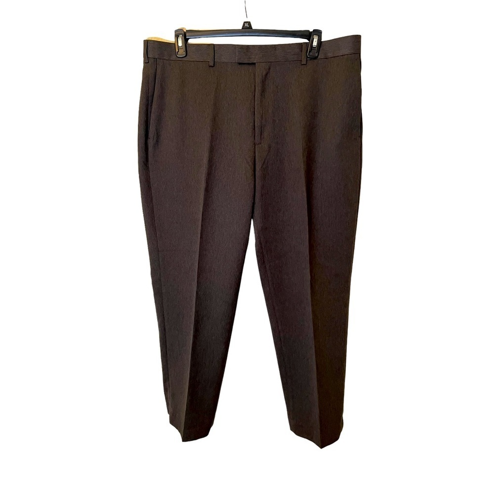 Perry Elliis pants casual and dressy as well and stylish size 40X30.☑️